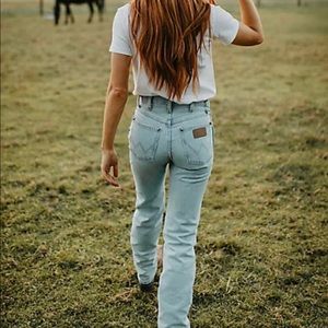 Slim fit vintage Wranglers-very 90’s classic